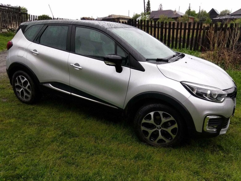 Рено Каптур серебристый