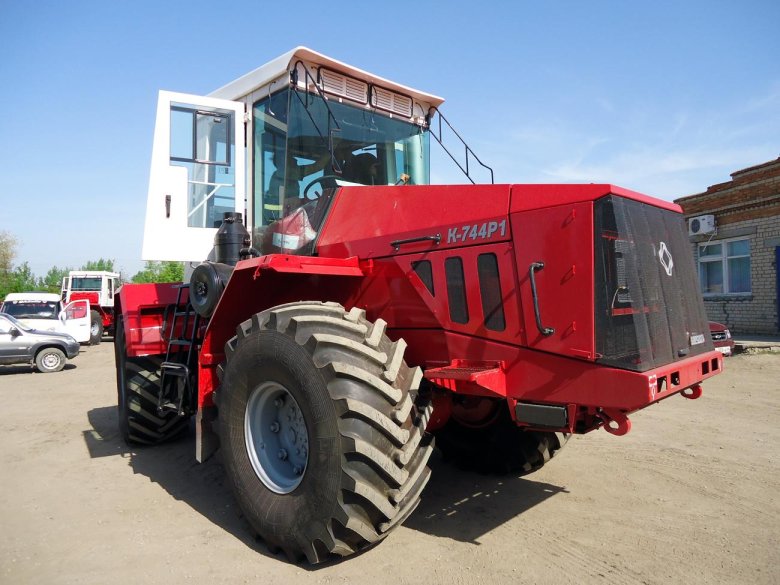 Трактор Кировец к 744