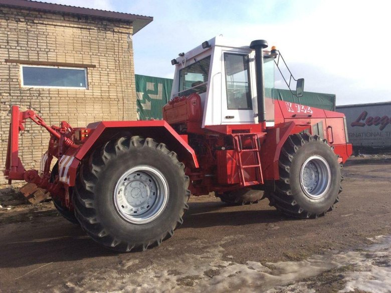 Трактор Кировец к 744