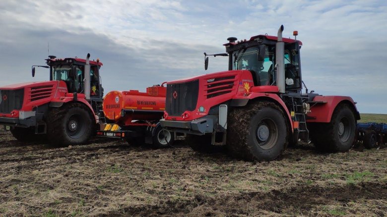 Трактор Кировец к 744