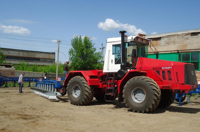 Кировец к 744м