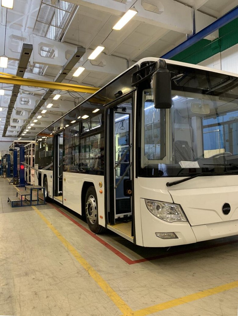 Автобус Лотос 105