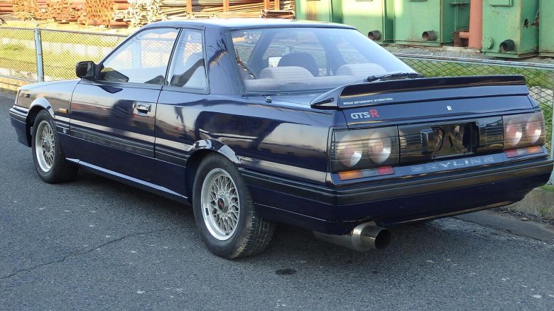 Nissan Skyline r31