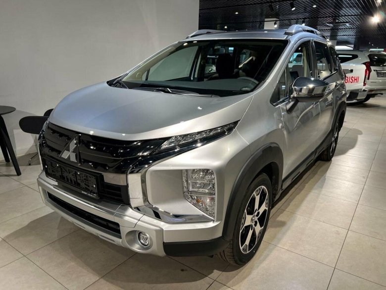 Митсубиси минивэн 2017