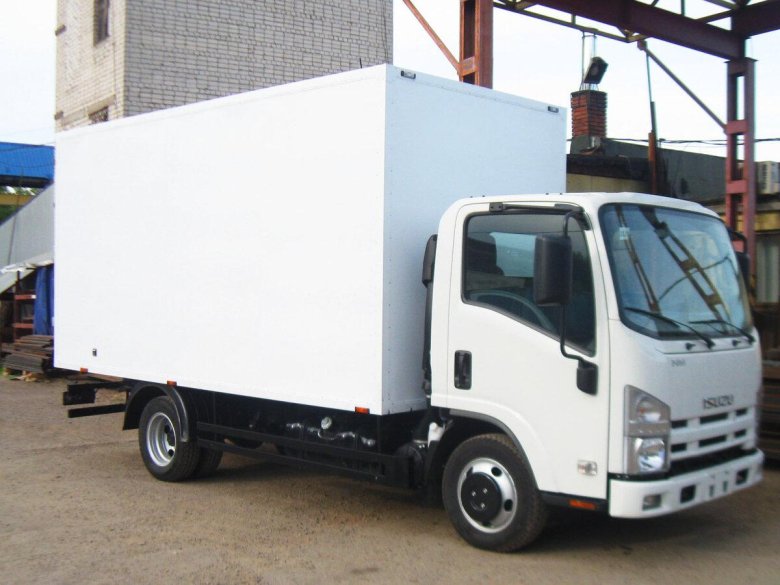 Isuzu NMR 85h (промтоварный фургон)