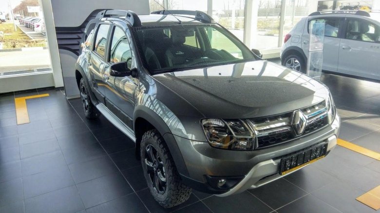 Renault Duster серый