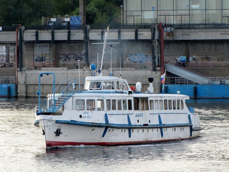 Пассажирский теплоход МО-513