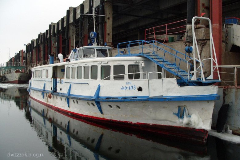 Корабль теплоход