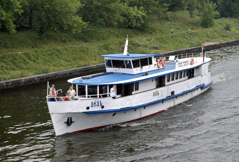 Теплоход Онего