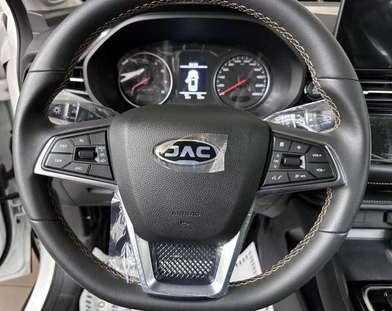 JAC js4
