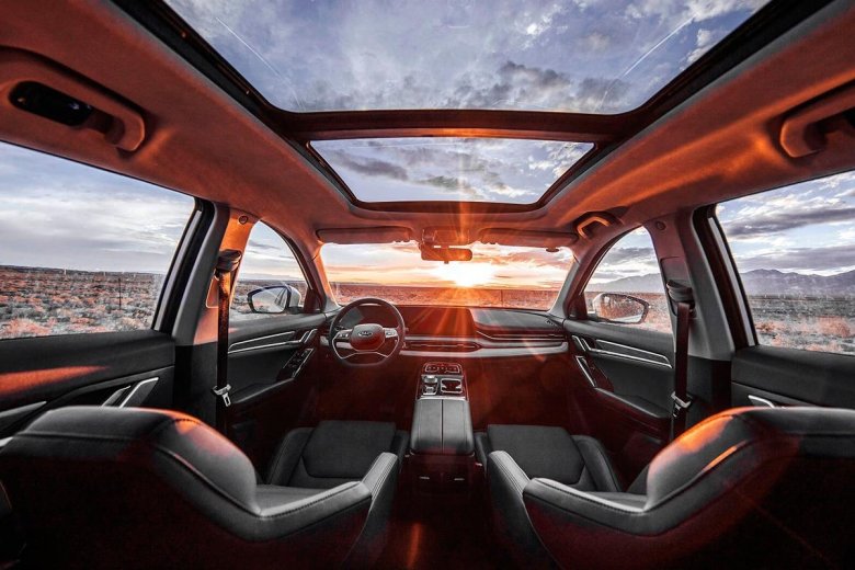 Genesis с панорамной крышей