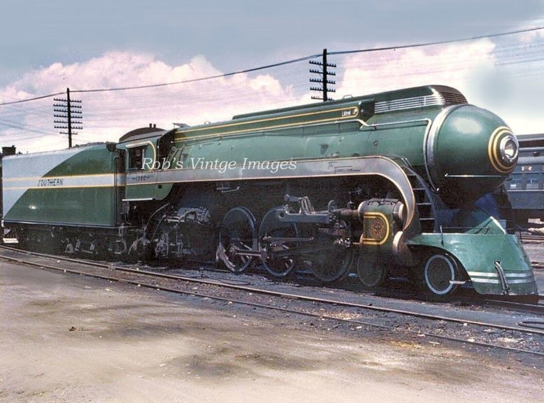 Раймонд Лоуи паровоз