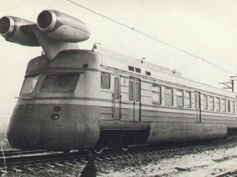 Реактивный поезд СССР СВЛ