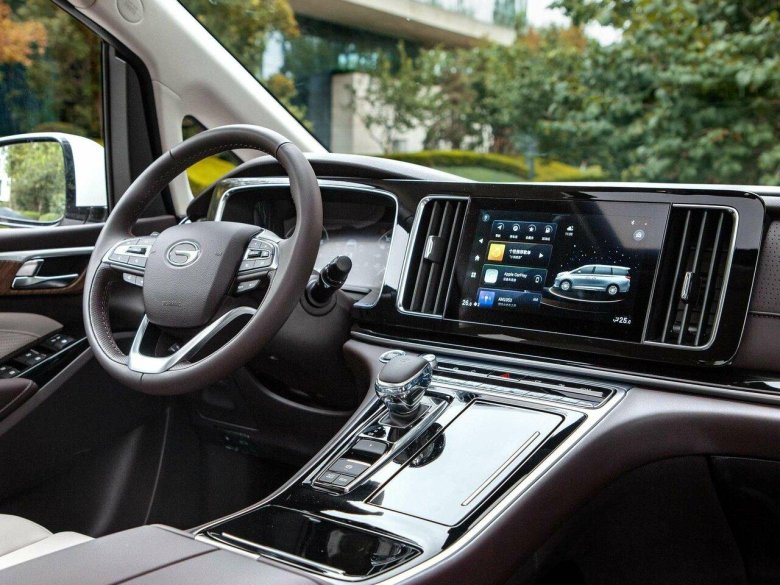 Китайский минивэн gac gm 8