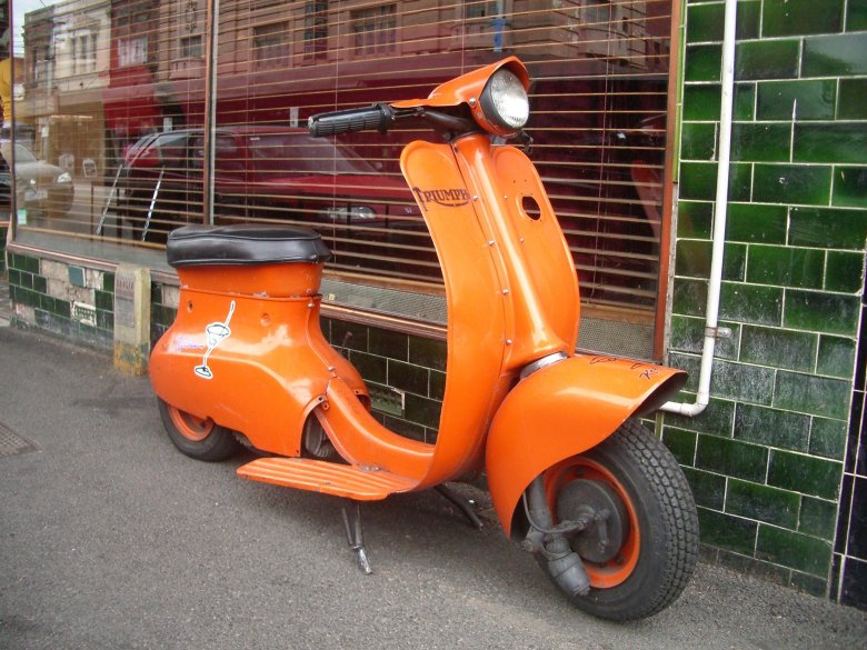 Скутер Triumph