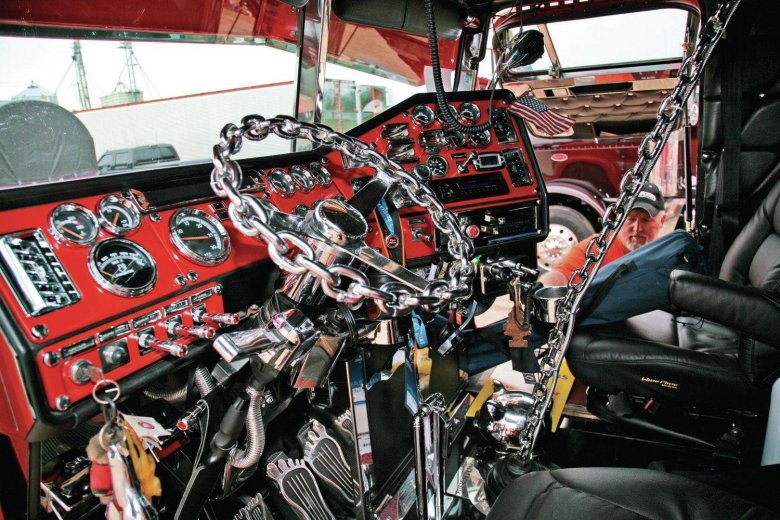 Тягач Петербилт 379 кабина