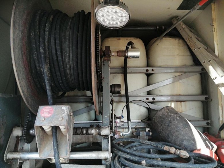 Каналопромывочная машина