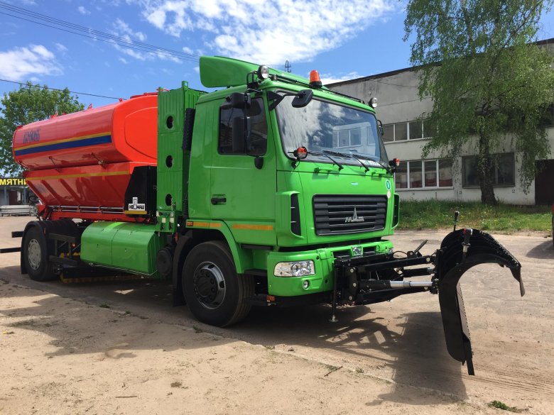 МАЗ КДМ ко-806