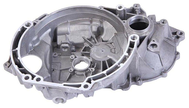1601015 Картер сцепления