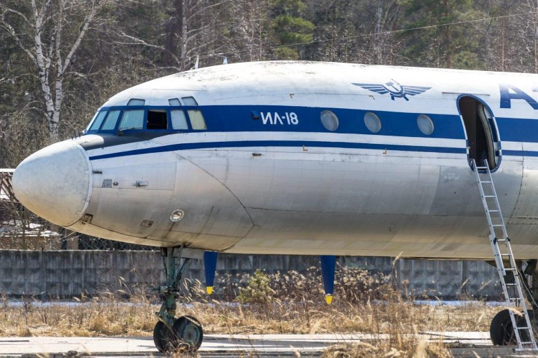 Ил 18 самолет