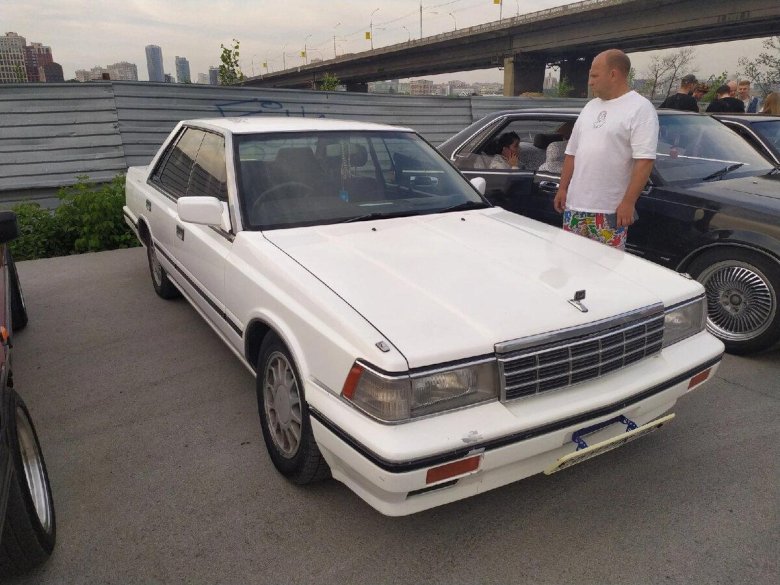 Ниссан лаурель 1987г