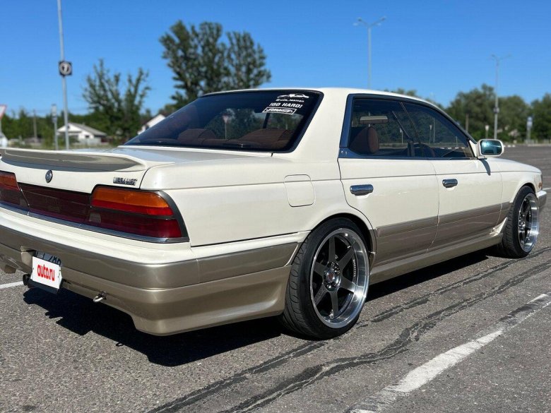 Nissan laurel c 33