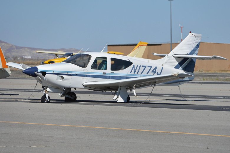 Rockwell Commander 112