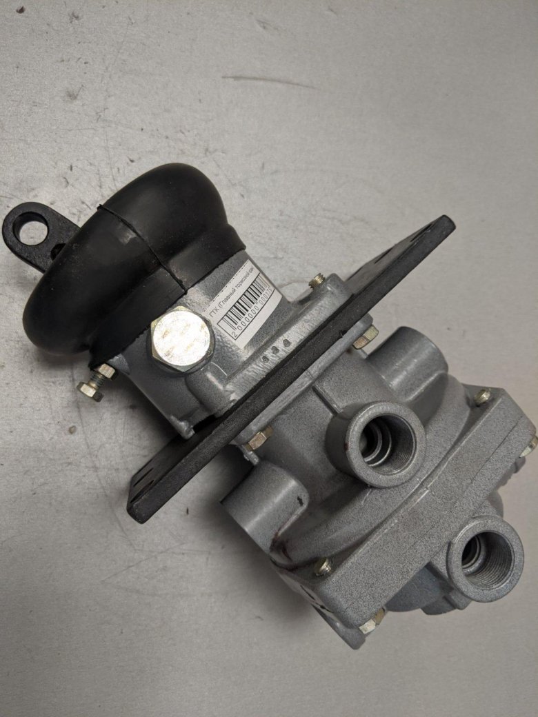 Кран тормозной 100-3514008 КАМАЗ