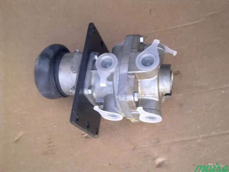 Главный тормозной кран КАМАЗ 5320