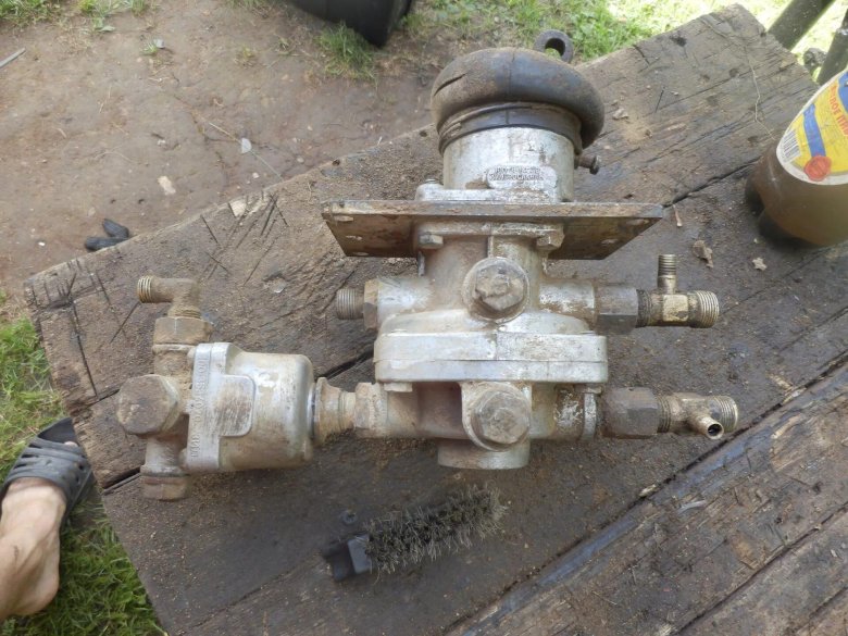 Главный тормозной кран КАМАЗ 5320