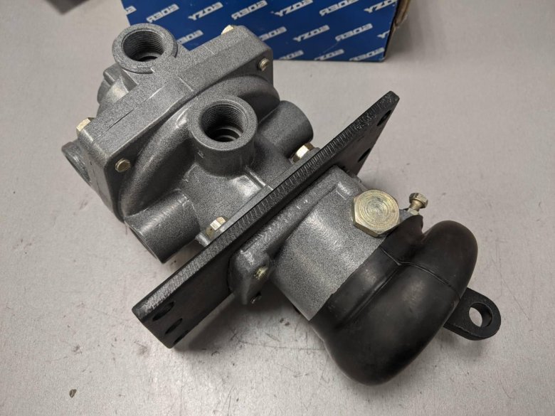 ГТК 100 3514008 кран тормозной