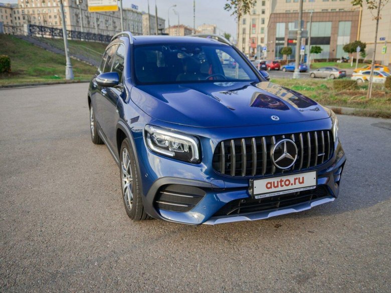 Синий мерседес