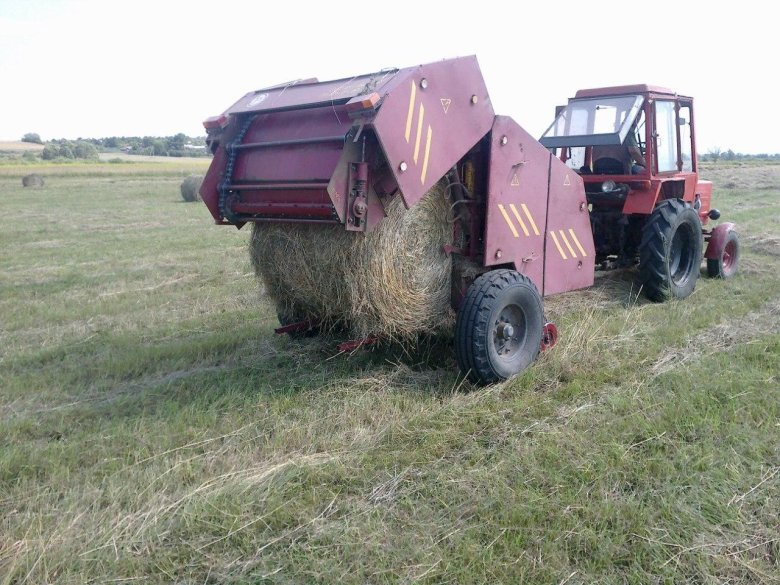 Пресс подборщик рулонный