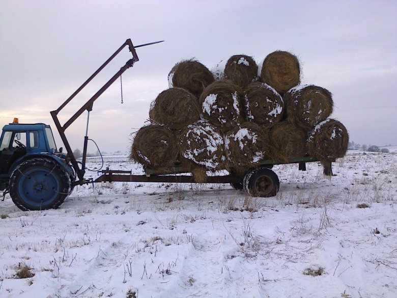 Погрузчик для рулонного сена для трактора т 25