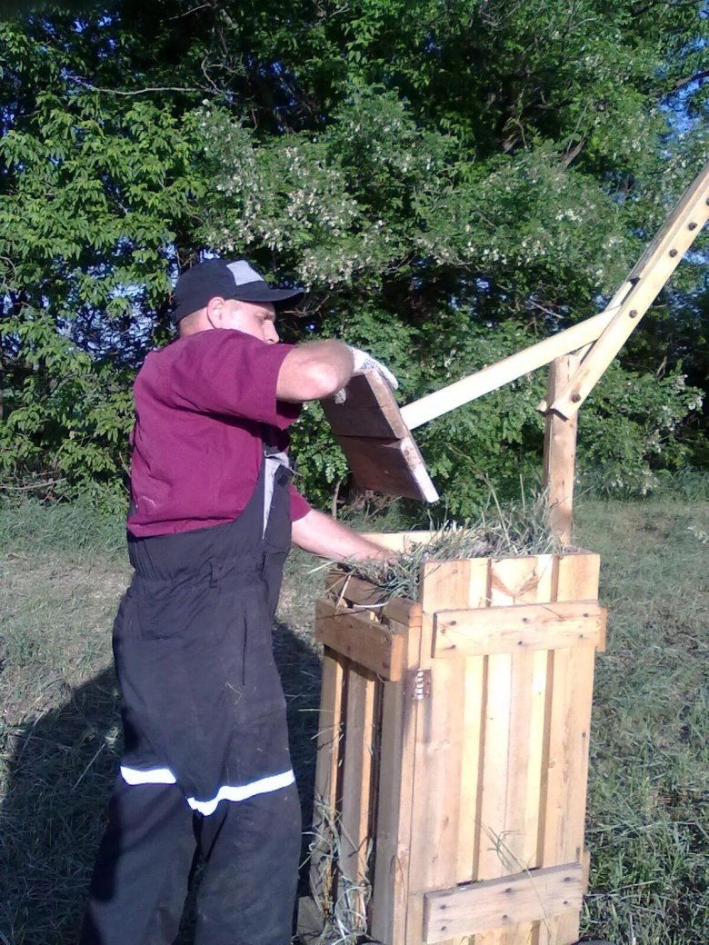 Самодельный тюковый пресс для сена