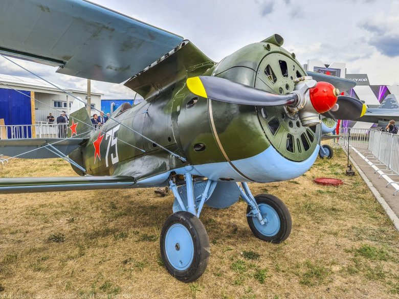 Истребитель биплан