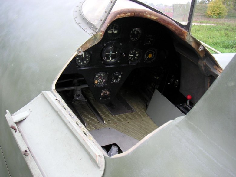И-16 кабина