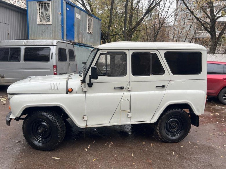 Уаз 315195 хантер 2009 белый