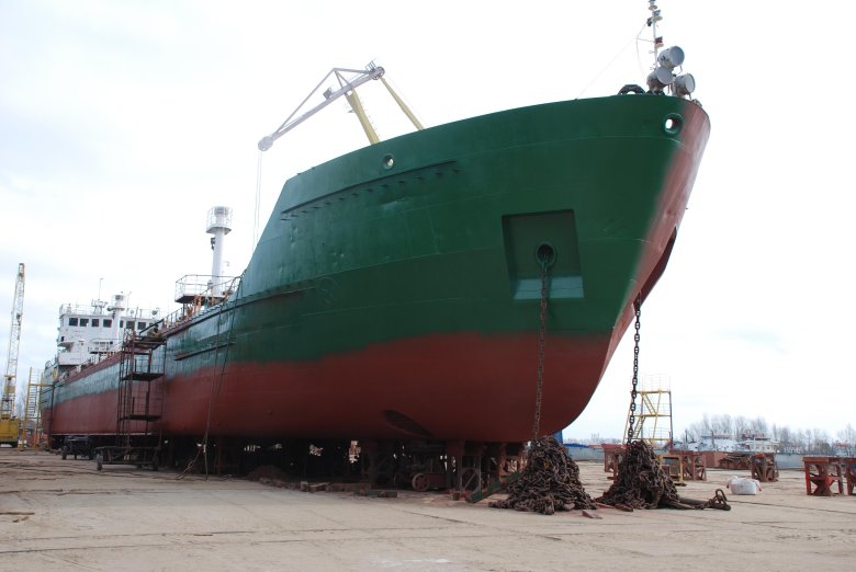 Судостроительный завод Мидель