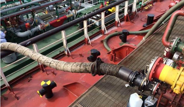 Грузовой манифольд танкера