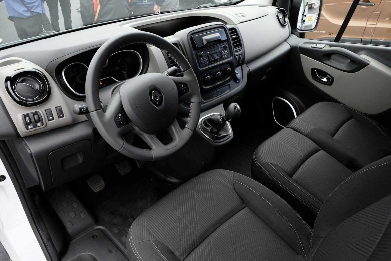 Рено трафик 2015 салон
