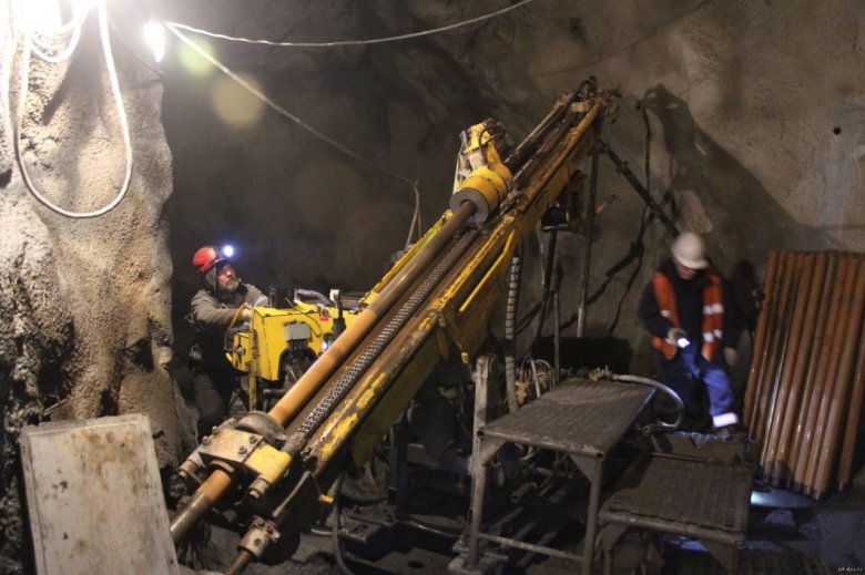 DH DL 1200 буровой станок подземный шахтовый