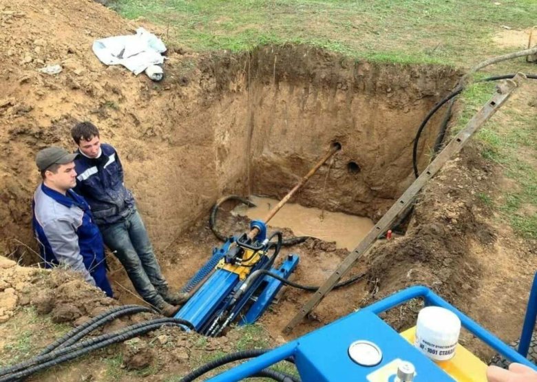 Прокладка трубы ПНД 110 методом прокола