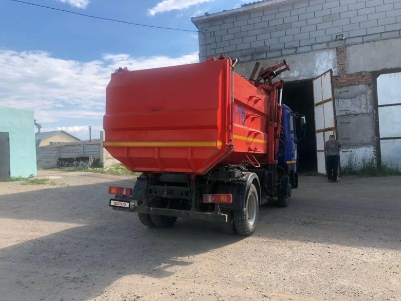 Мусоровоз маз
