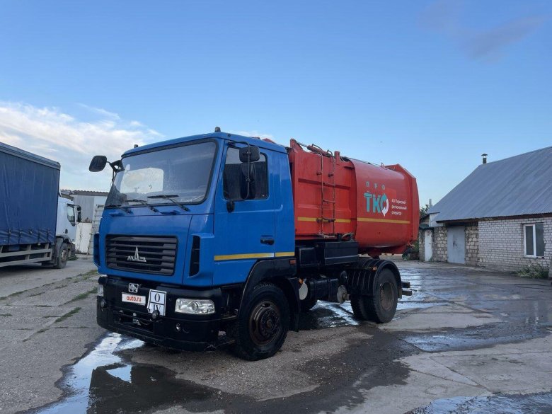 МАЗ мусоровоз