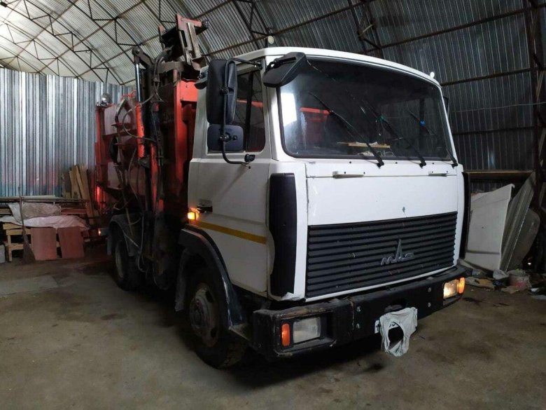 Мусоровоз маз 2009г