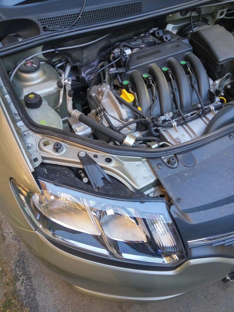 Рено Логан под капотом 1.6