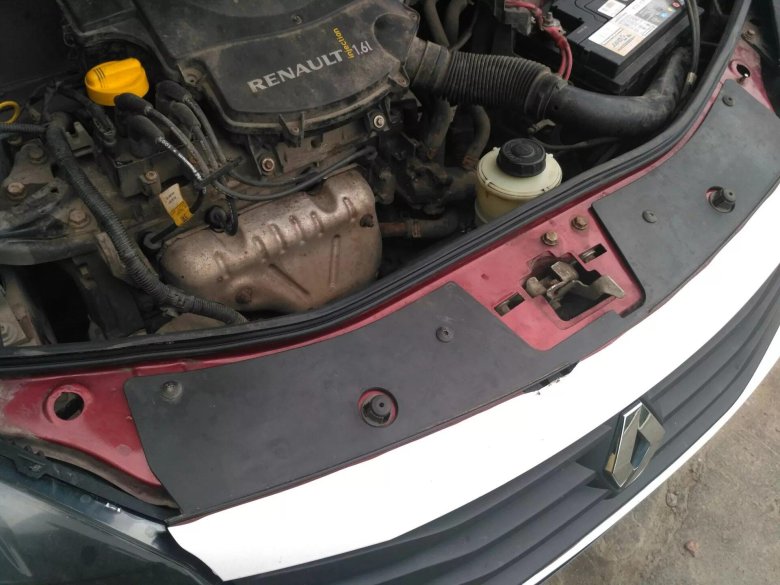 Сандеро 2 под капотом