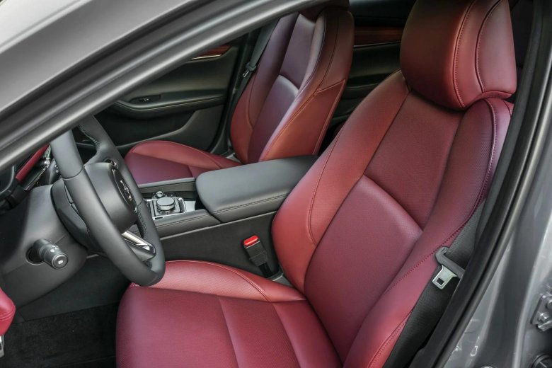 Mazda 3 2022 салон