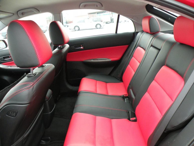 Мазда 6 красная салон